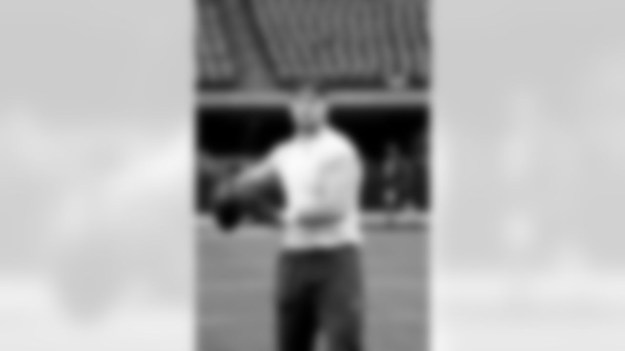 TE Daniel Bellinger (82)