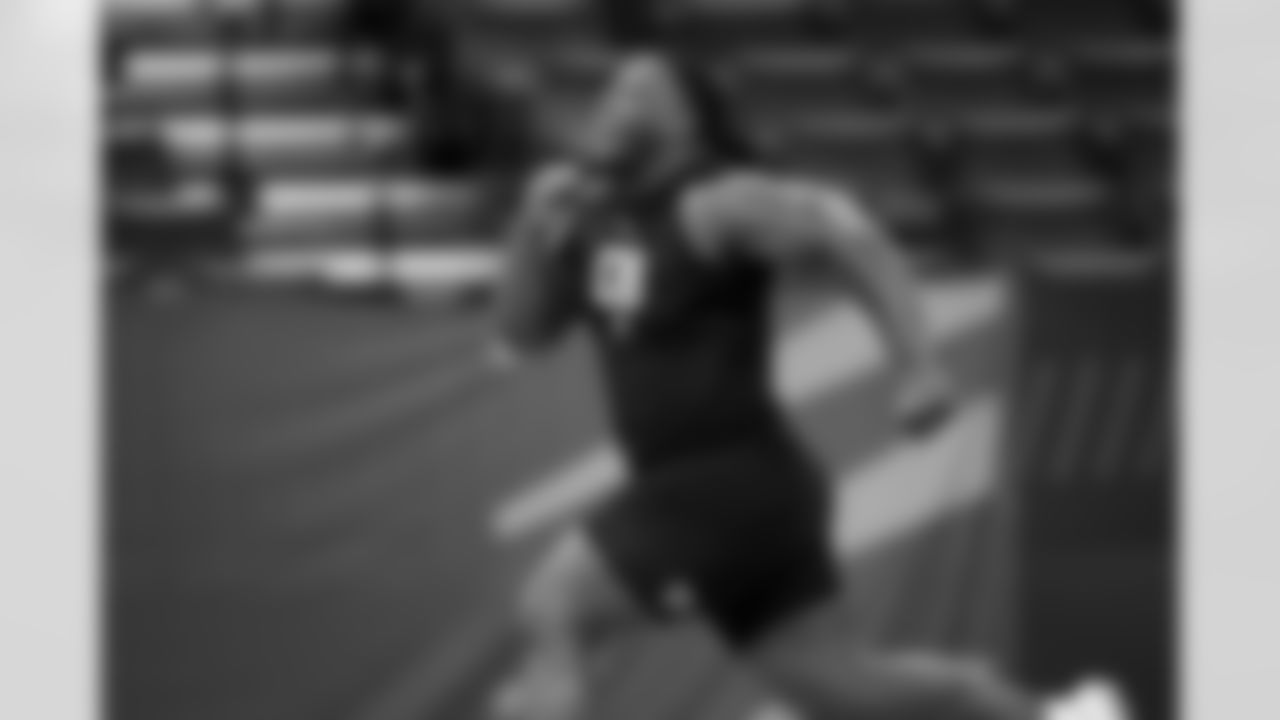 Penn State defensive lineman Zane Durant (08) runs the 40-yard dash during the 2026 NFL Scouting Combine on Thursday, February 26, 2026 in Indianapolis, Indiana. (Cooper Neill/NFL)
