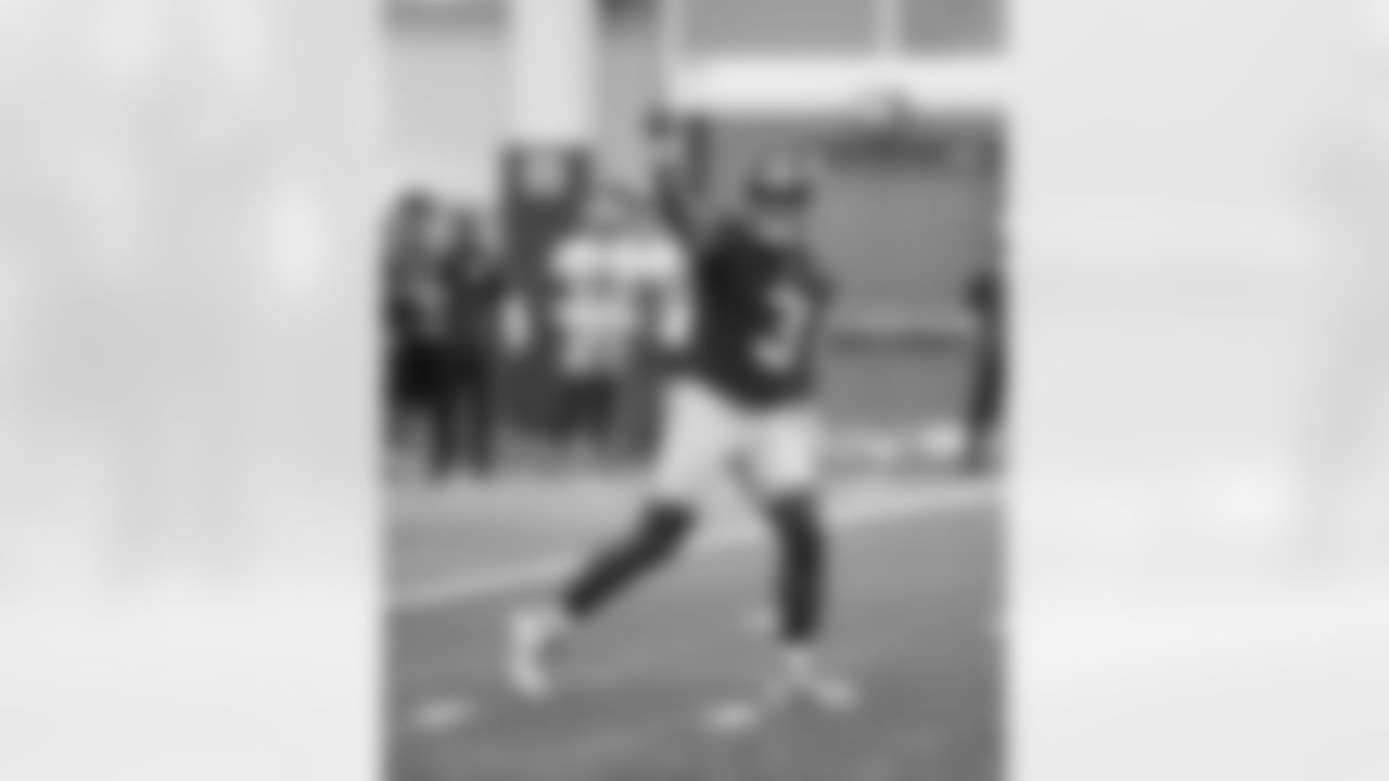 QB Russell Wilson (3)