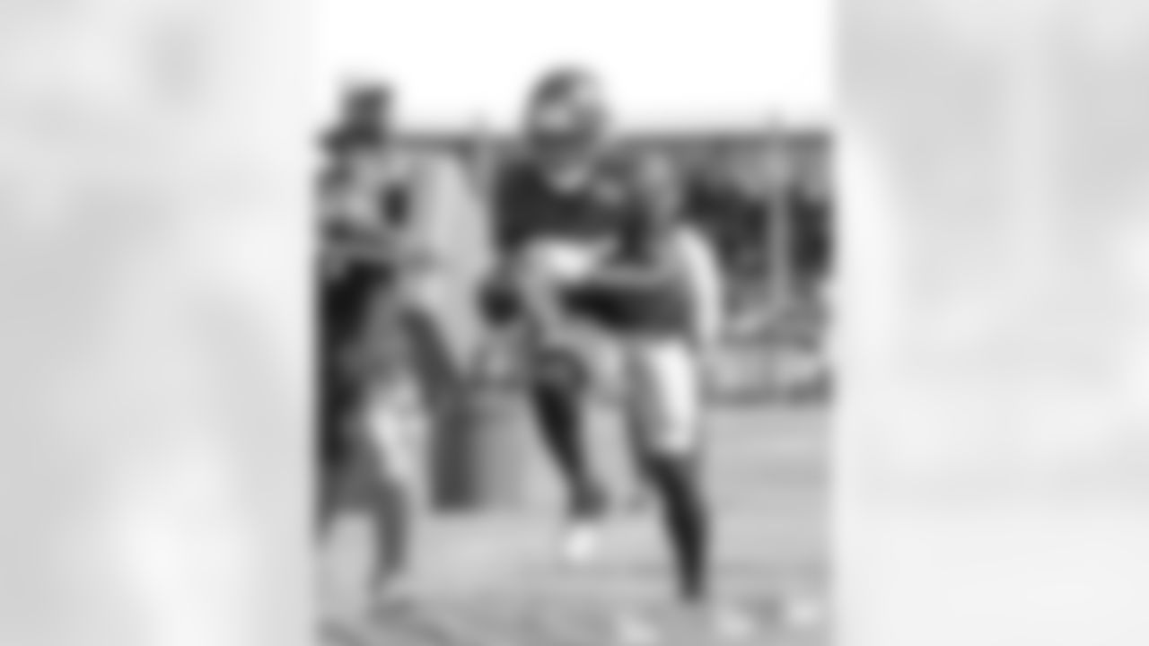 RB Dante Miller (25)