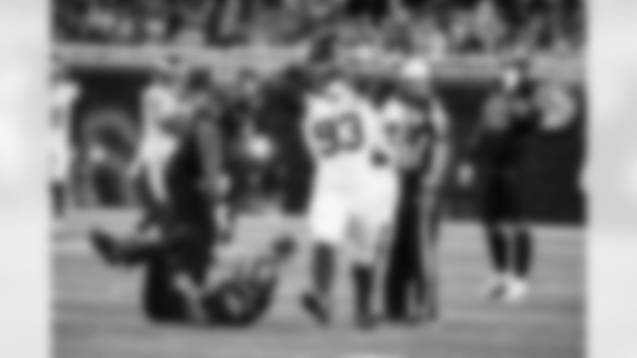 DL Rakeem Nuñez-Roches (93)