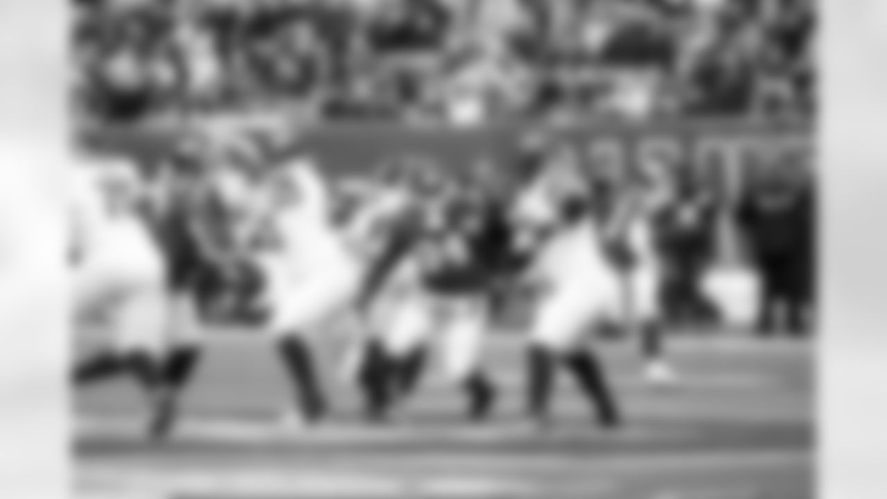 DT Elijah Chatman (94)