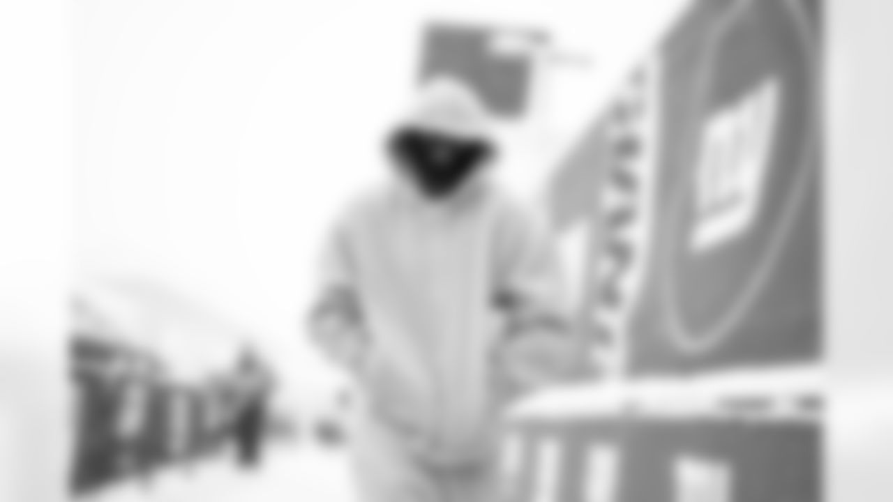 WR Darius Slayton (18)