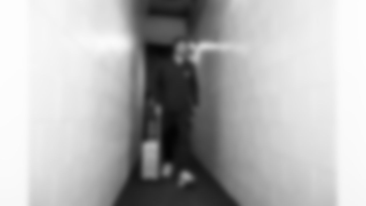 TE Theo Johnson (84)