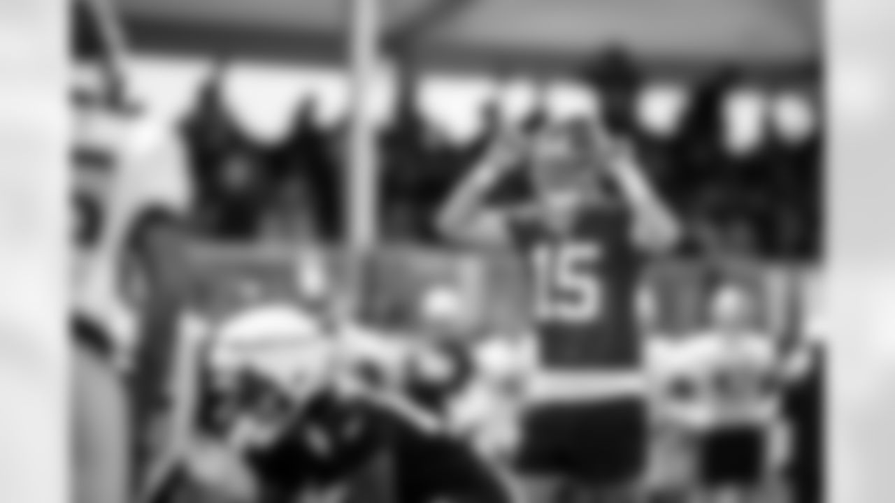 QB Tommy DeVito (15)