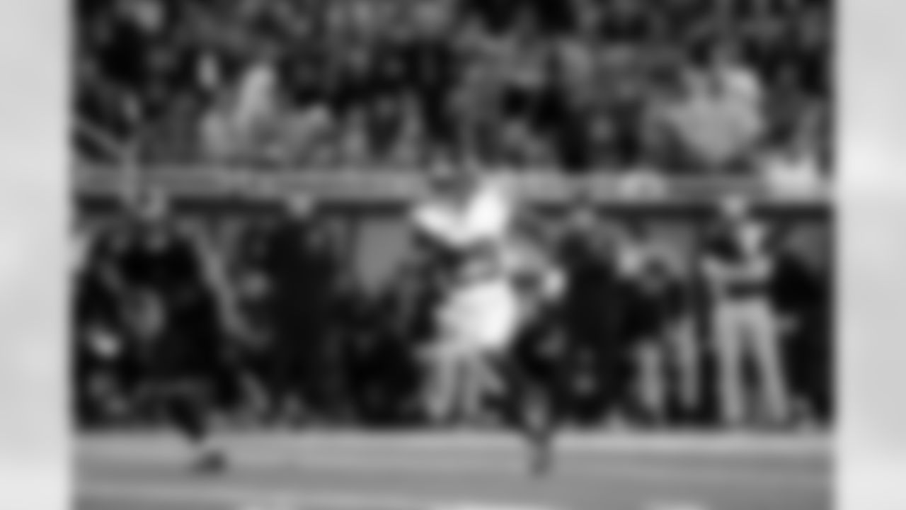 RB Tyrone Tracy Jr. (29)