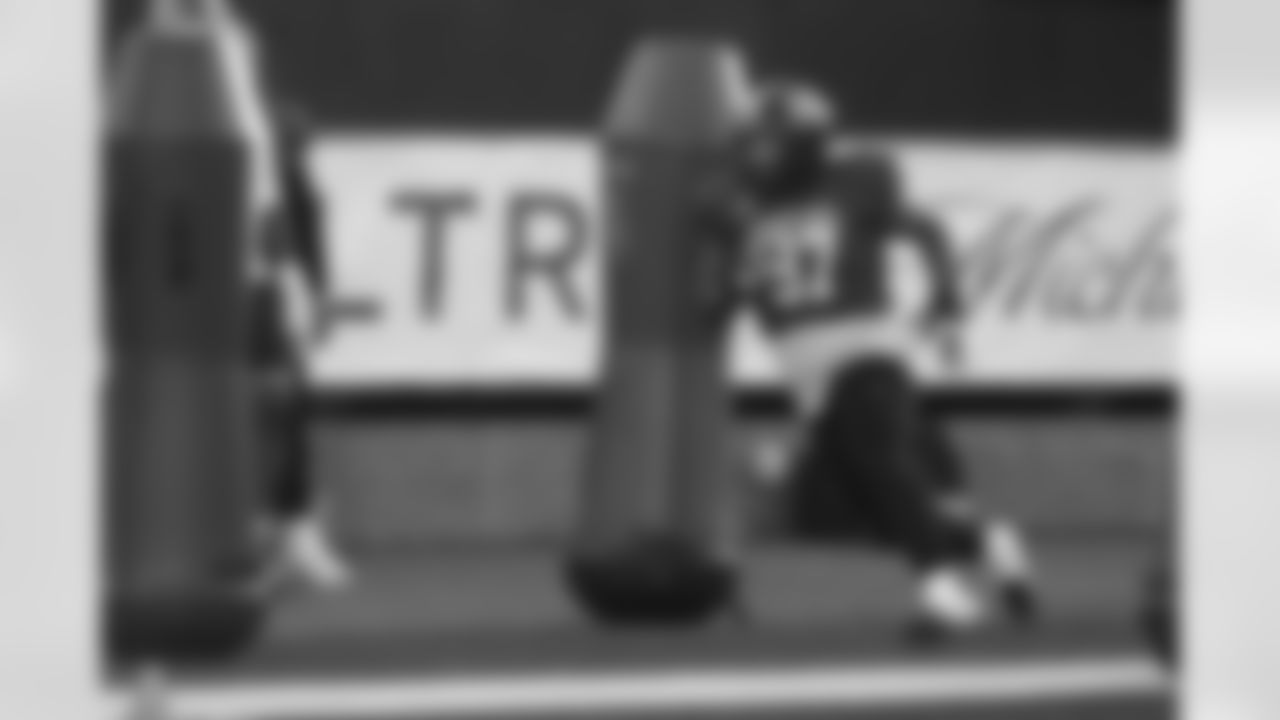 American Team defensive tackle Chris McClellan (97), of Missouri, runs through drills during practice for the Senior Bowl NCAA college football game Tuesday, Jan. 27, 2026, in Mobile, Ala. (AP Photo/Butch Dill)
