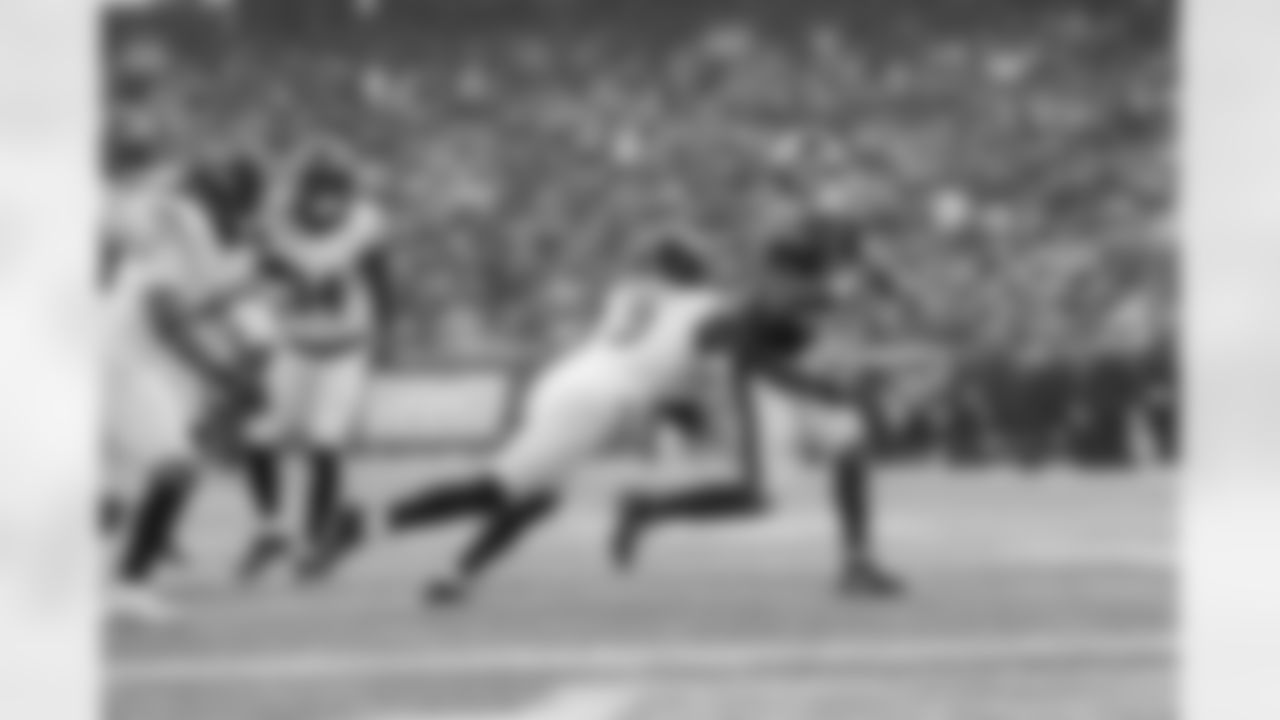 RB Tyrone Tracy Jr. (29)