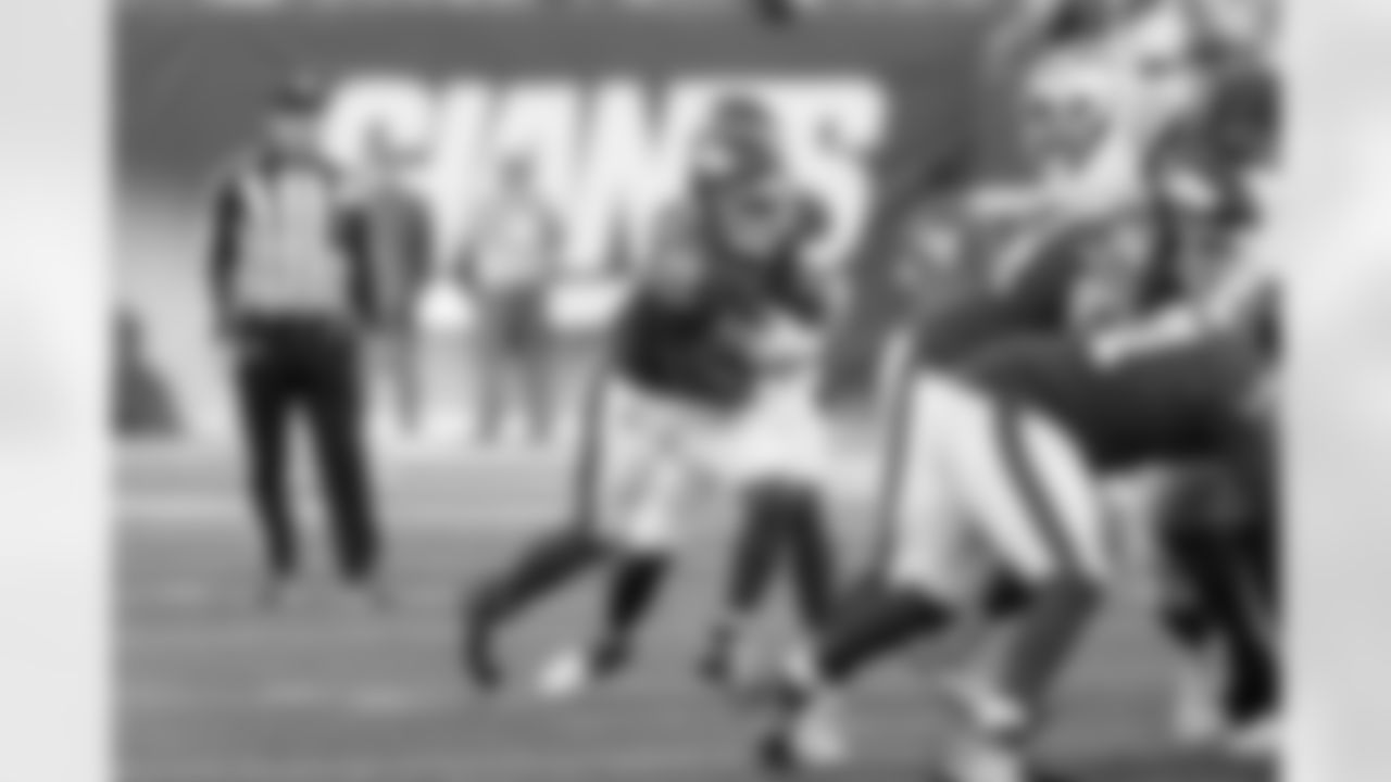 RB Tyrone Tracy Jr. (29)