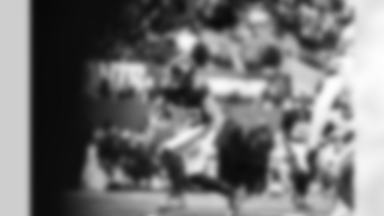 TE Daniel Bellinger (82)