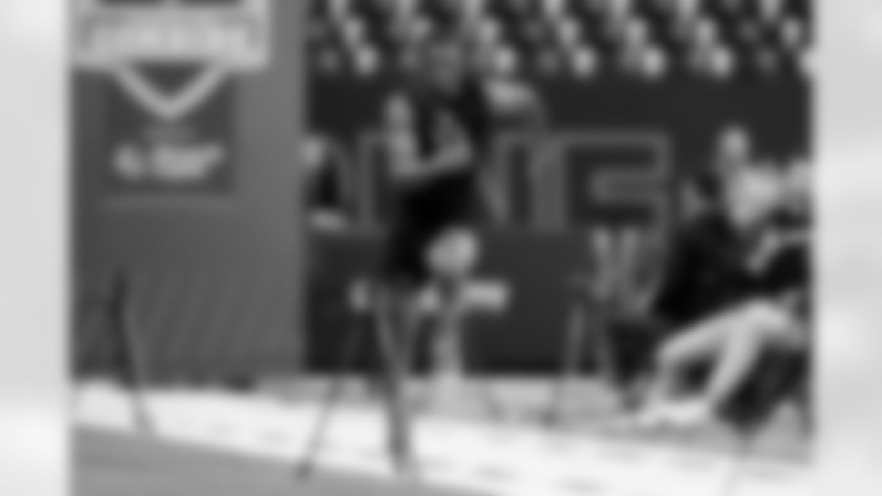 Ohio State wide receiver Carnell Tate (37) runs the 40-yard dash during the 2026 NFL Scouting Combine on Saturday, February 28, 2026 in Indianapolis, Indiana. (Lauren Leigh Bacho/NFL)