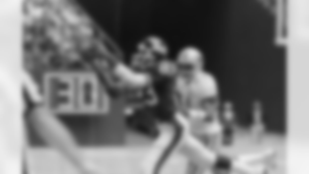 Earnest Gray (1983) - 1,139 receiving yards