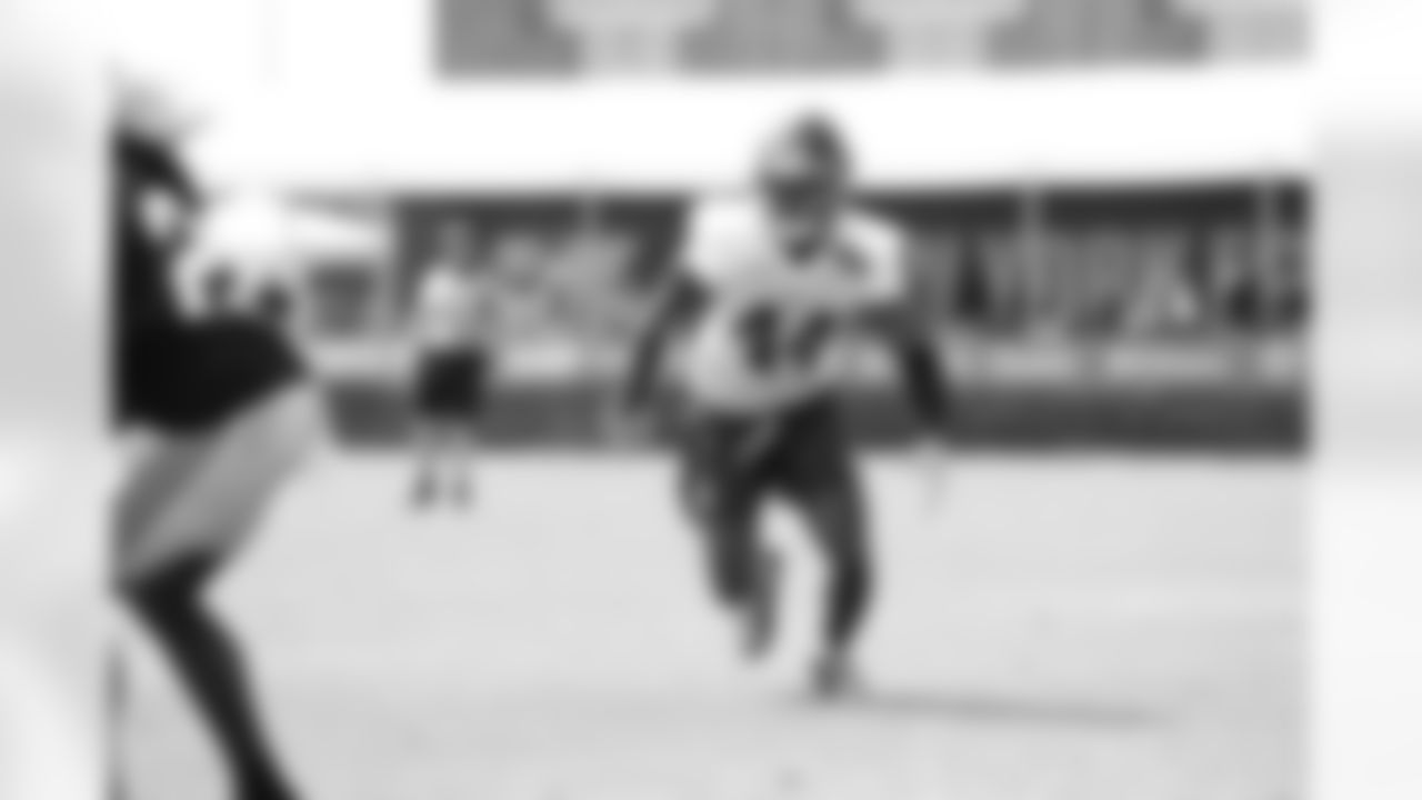 LB Demetrius Flannigan-Fowles (44)