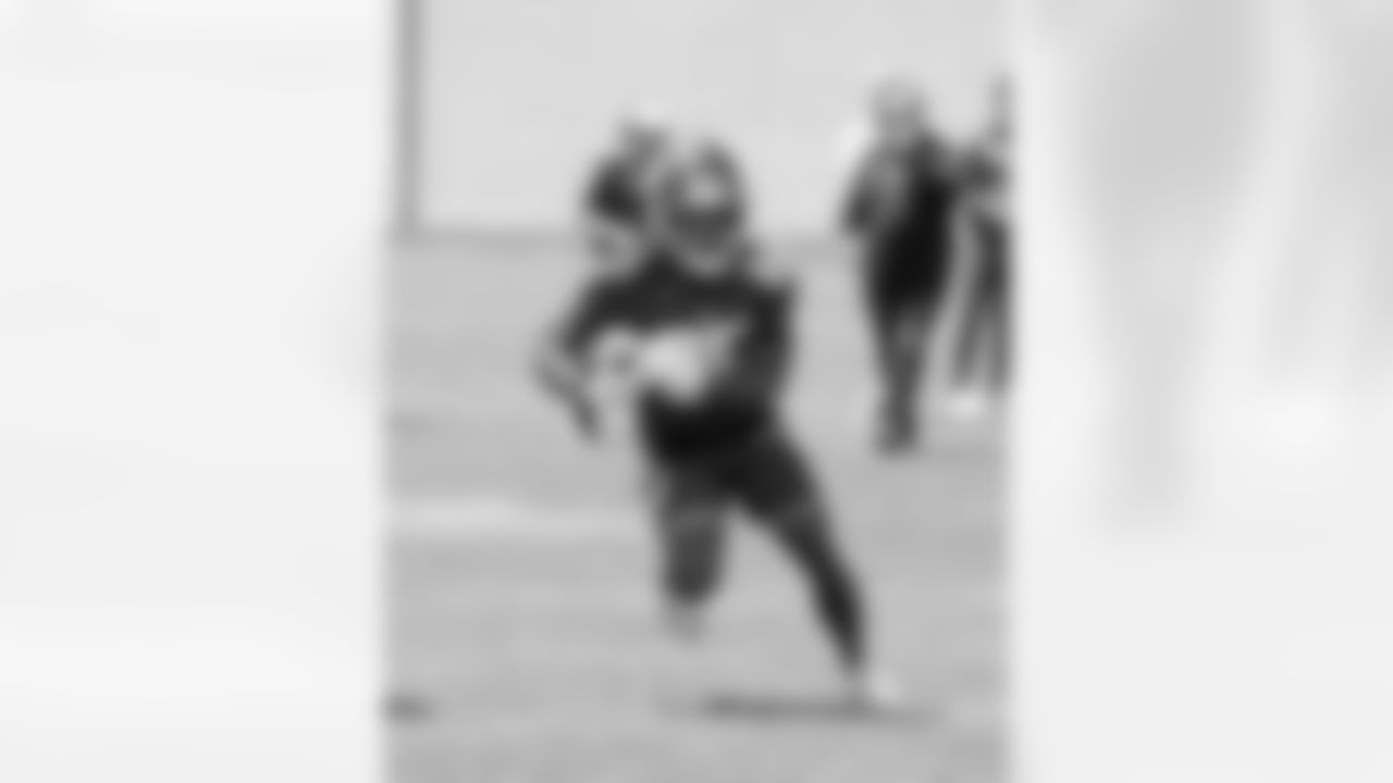 RB Dante Miller (25)