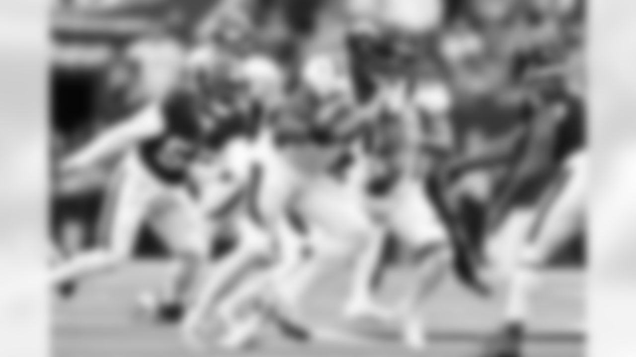 TE Chris Manhertz - Free Agent Signing (March 16)