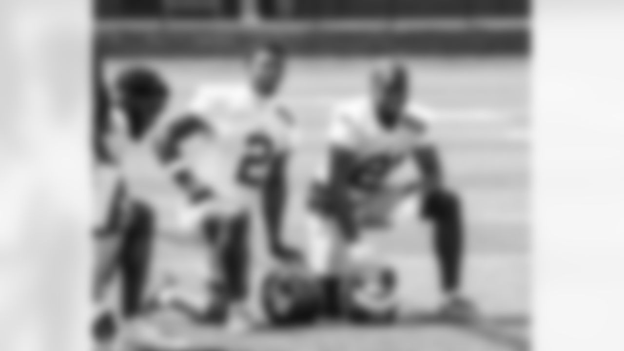 CB Deonte Banks (2), CB Paulson Adebo (21)