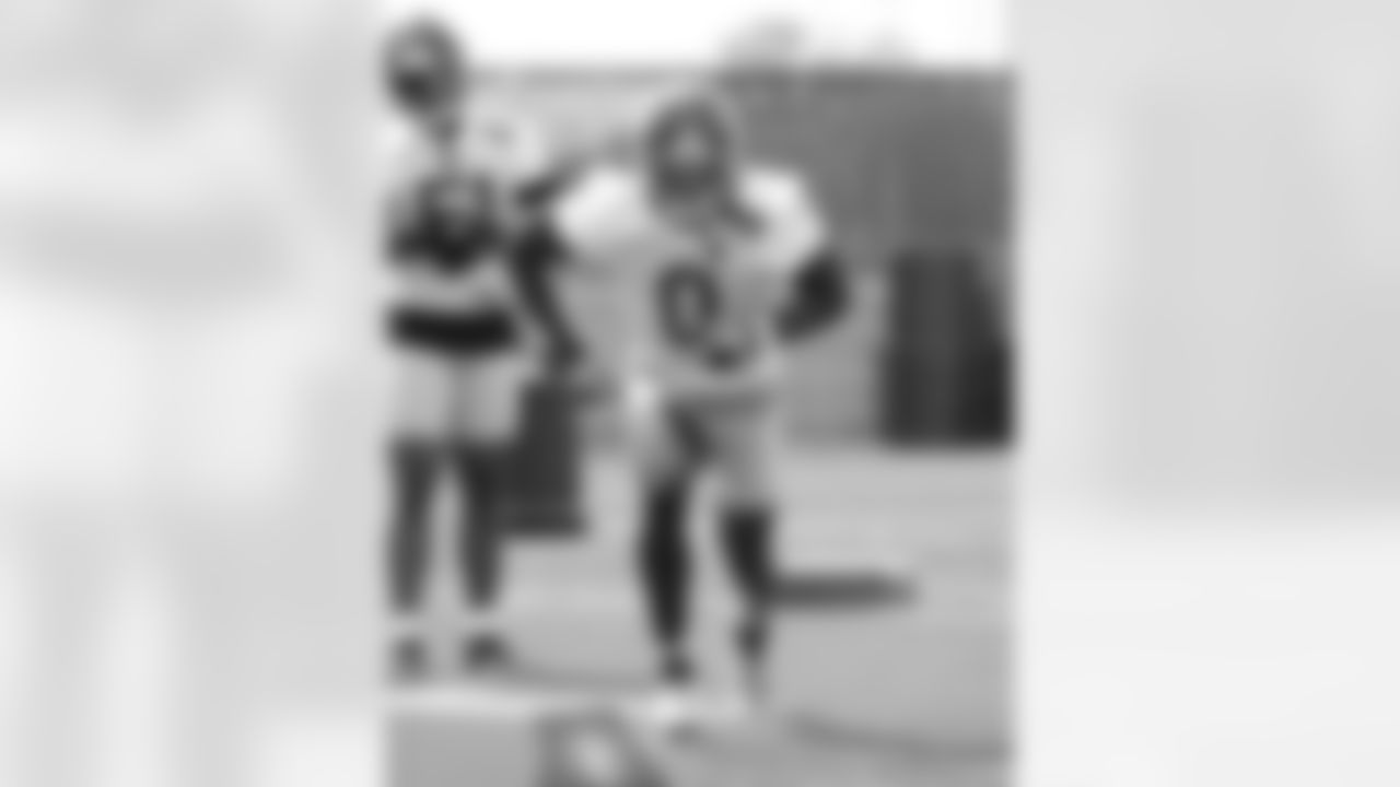 OLB Brian Burns (0)