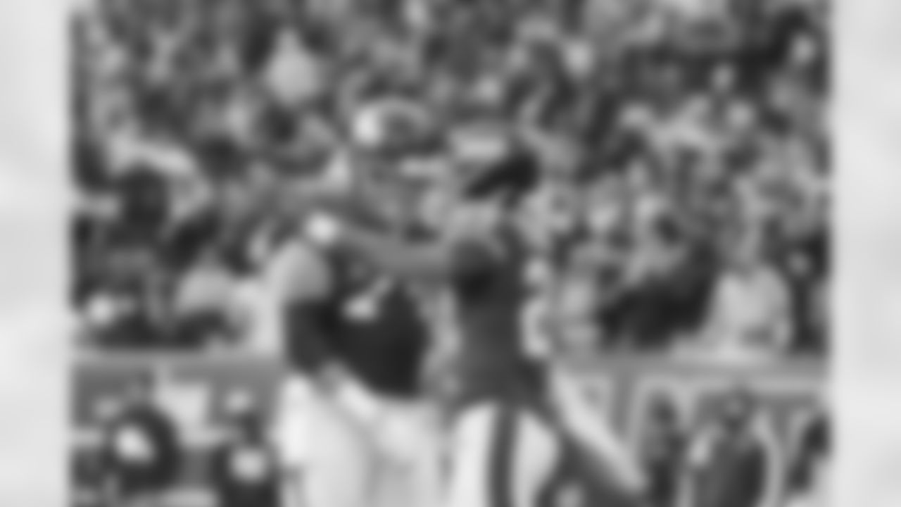 RB Tyrone Tracy Jr. (29)