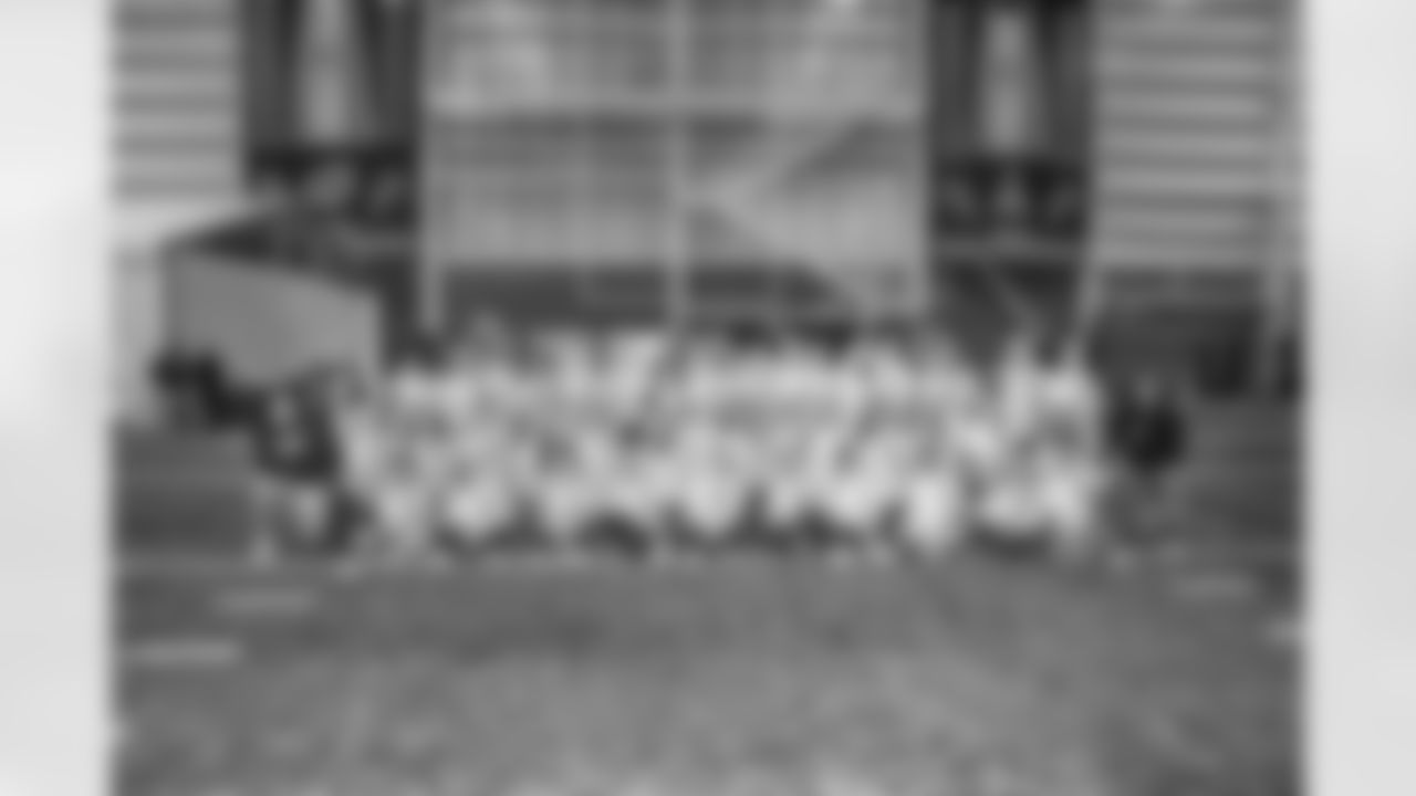 New York Giants tight end Thomas Fidone II (86),New York Giants defensive tackle Roy Robertson-Harris (95)