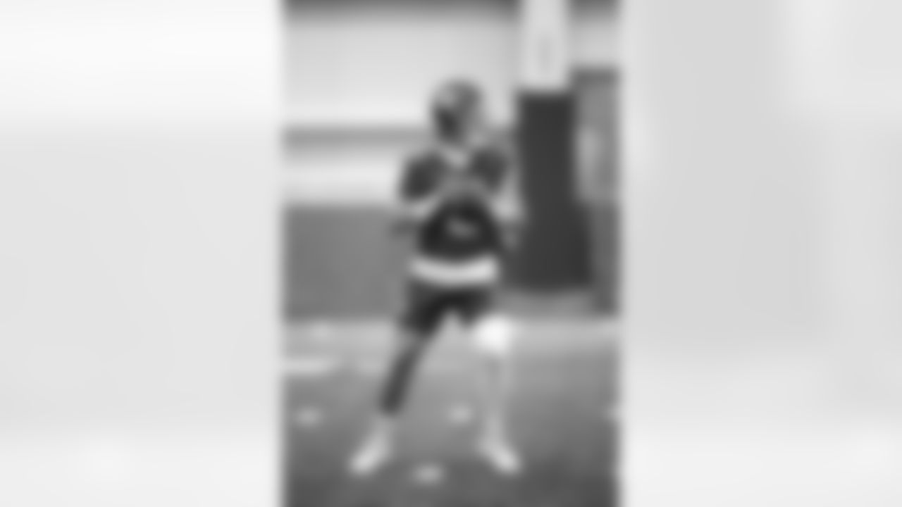QB Jaxson Dart (6)