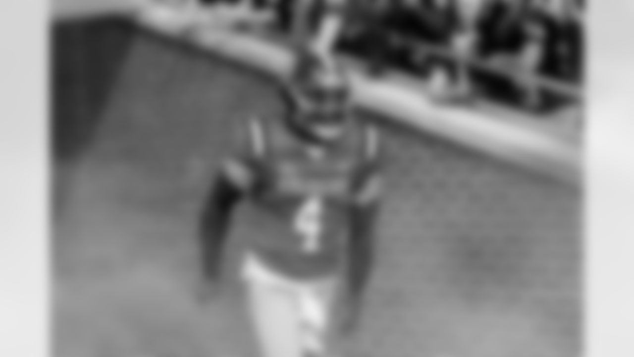 American team quarterback Jalen Milroe (4), of Alabama, takes the field before the Senior Bowl NCAA college football game, Saturday, Feb. 1, 2025, in Mobile, Ala. (AP Photo/Butch Dill)