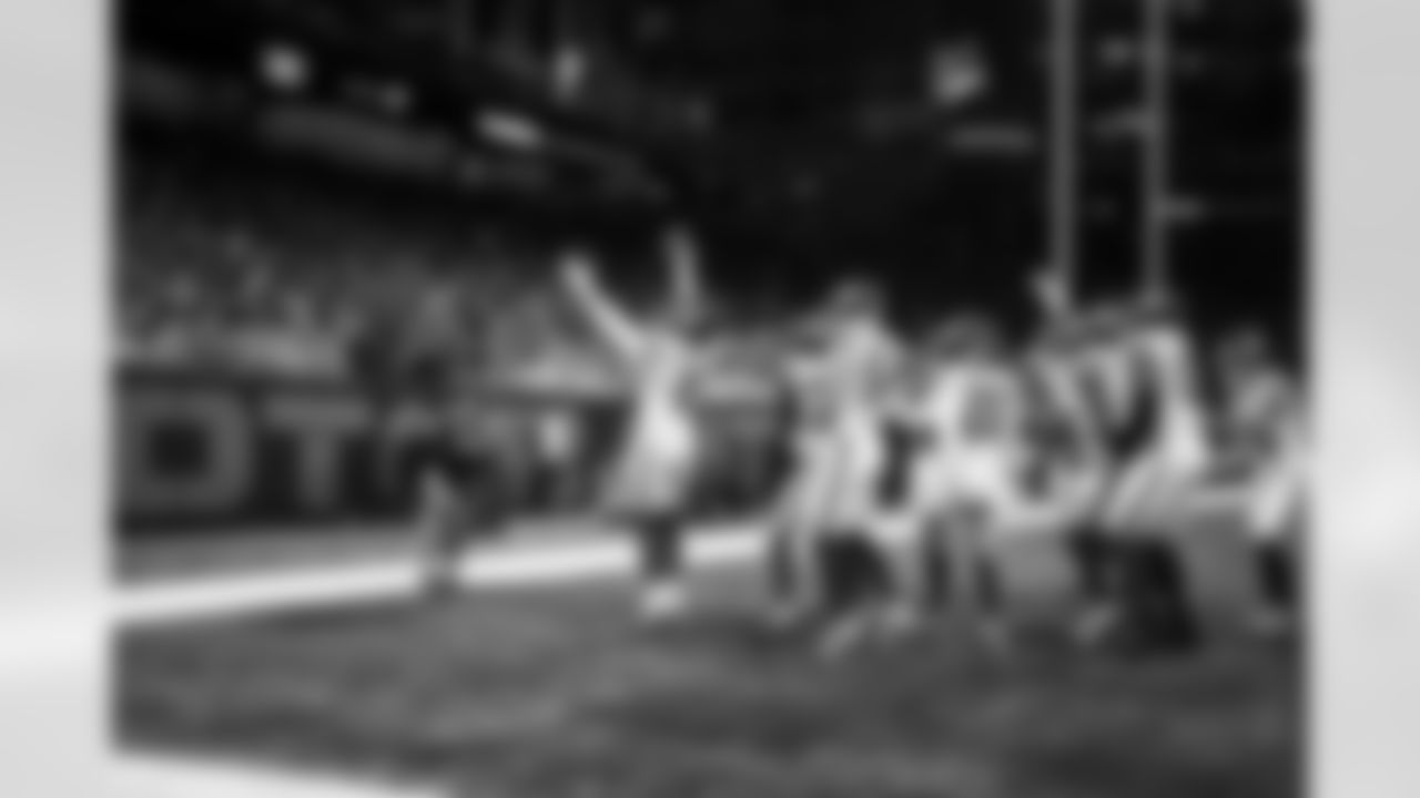 S Jevón Holland (8)