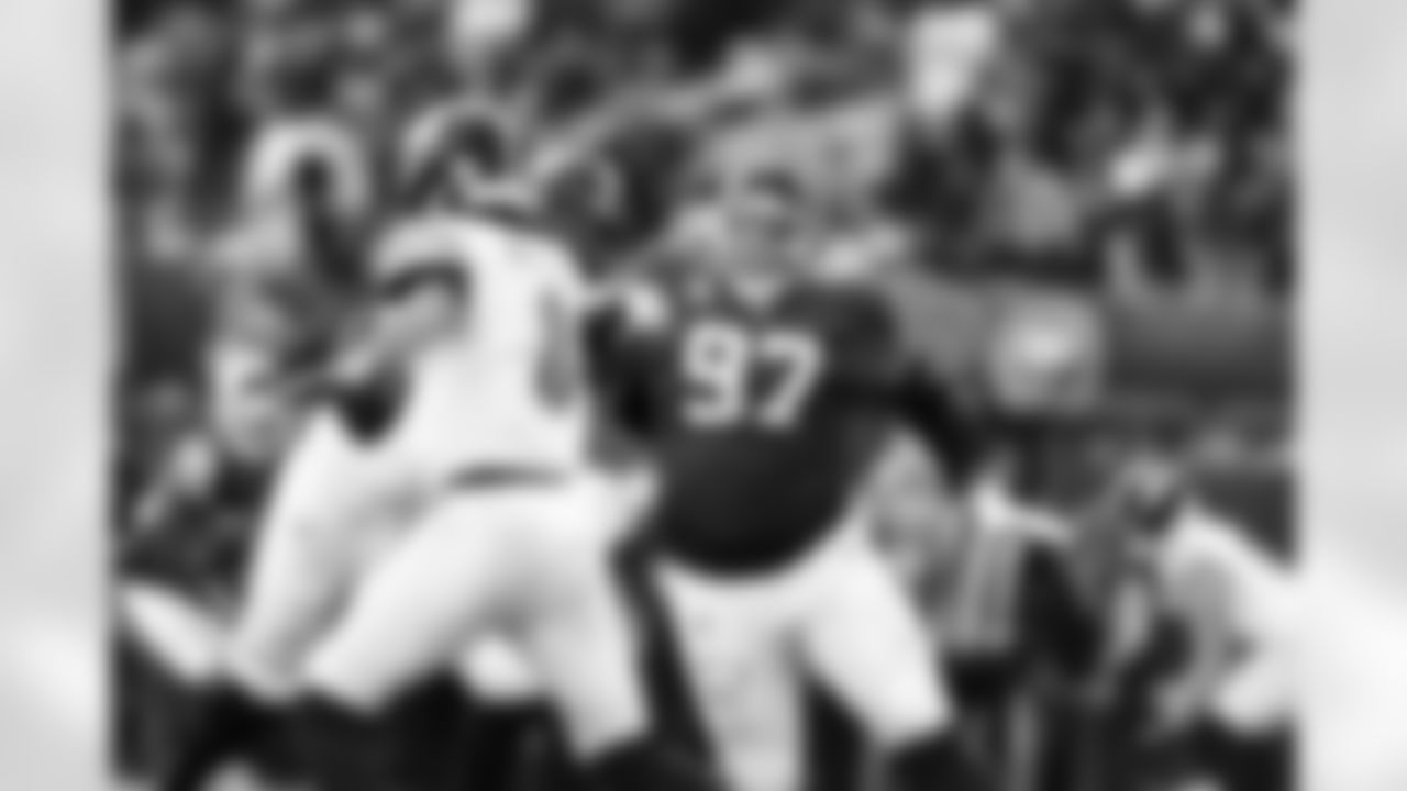 DL Dexter Lawrence II (97)