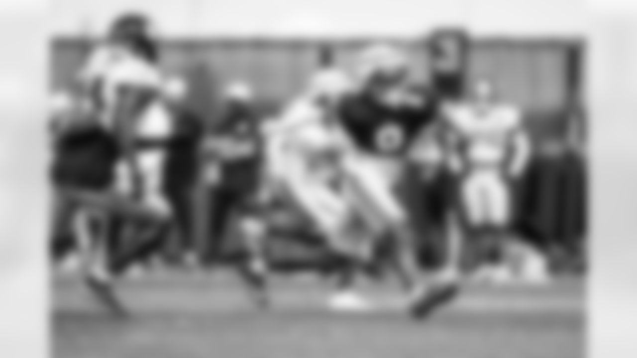 WR Beaux Collins (8)