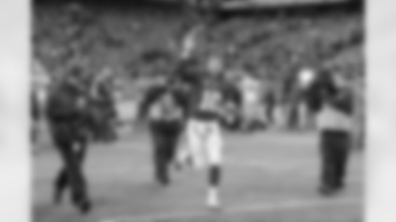 New York Giants quarterback Eli Manning (10) leaves the field after an NFL football game against the Detroit Lions Sunday, Dec. 18, 2016, in East Rutherford, N.J. The Giants won 17-6. (AP Photo/Bill Kostroun)