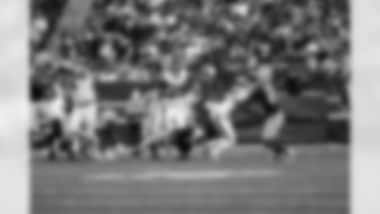 RB Tyrone Tracy Jr. (29)