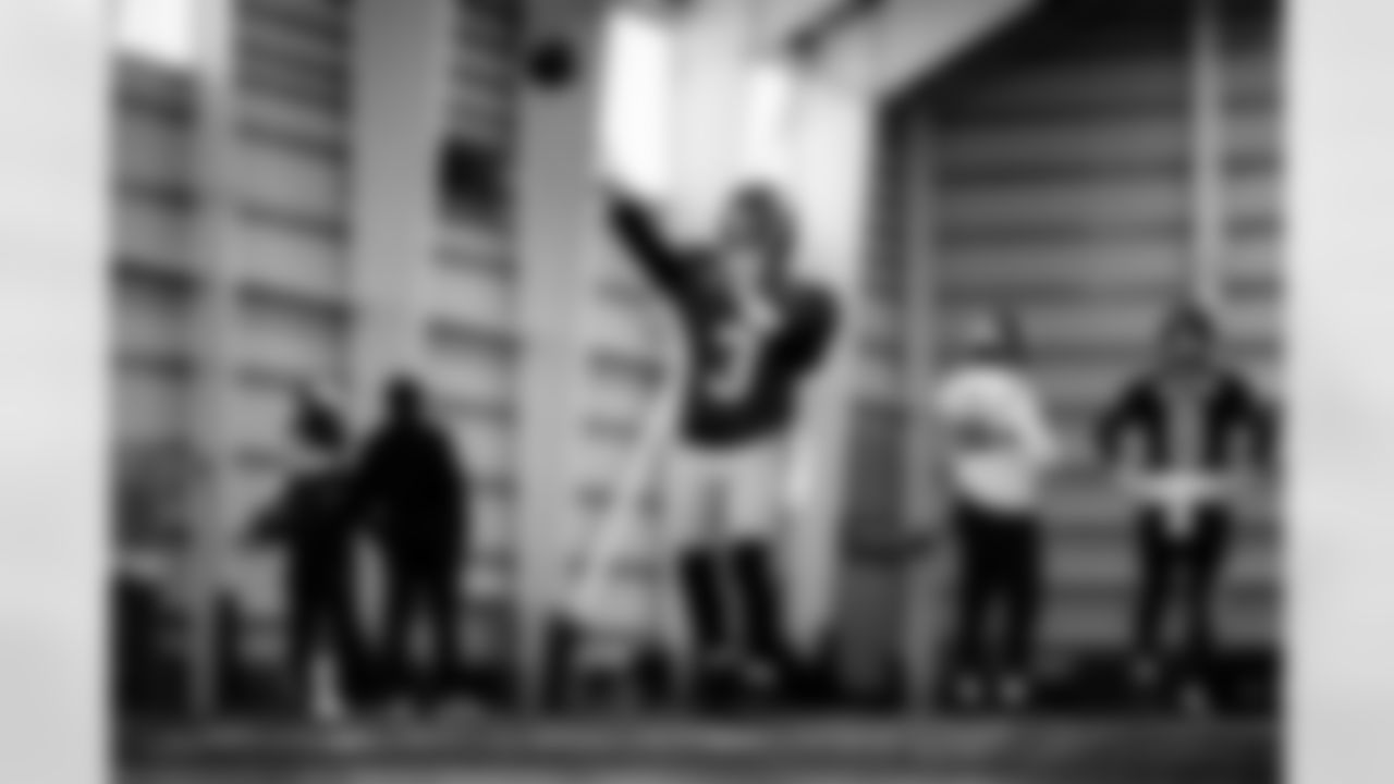 QB Russell Wilson (3)