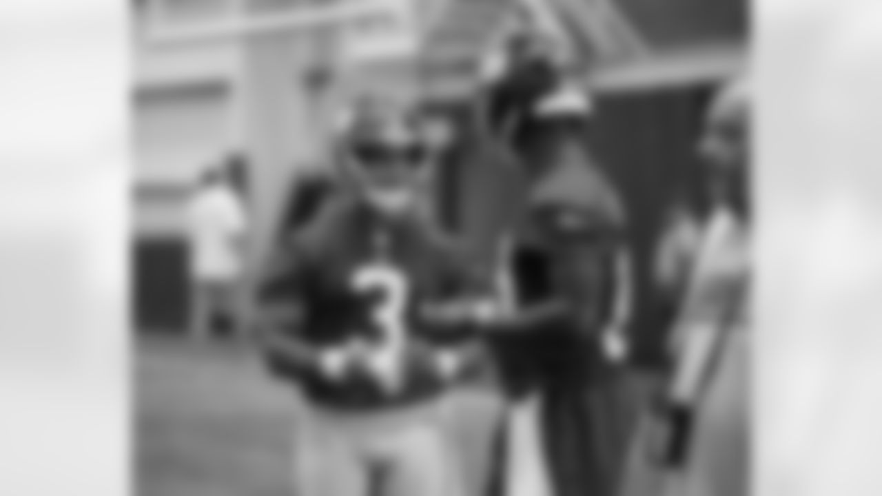 QB Russell Wilson (3),QB Jameis Winston (19)