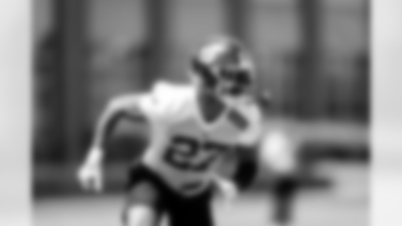S Tyler Nubin (27)