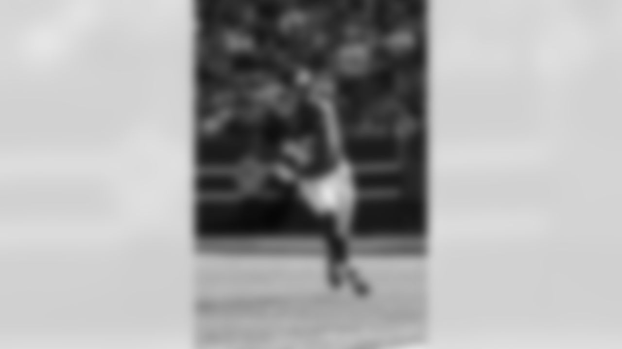 RB Tyrone Tracy Jr. (29)