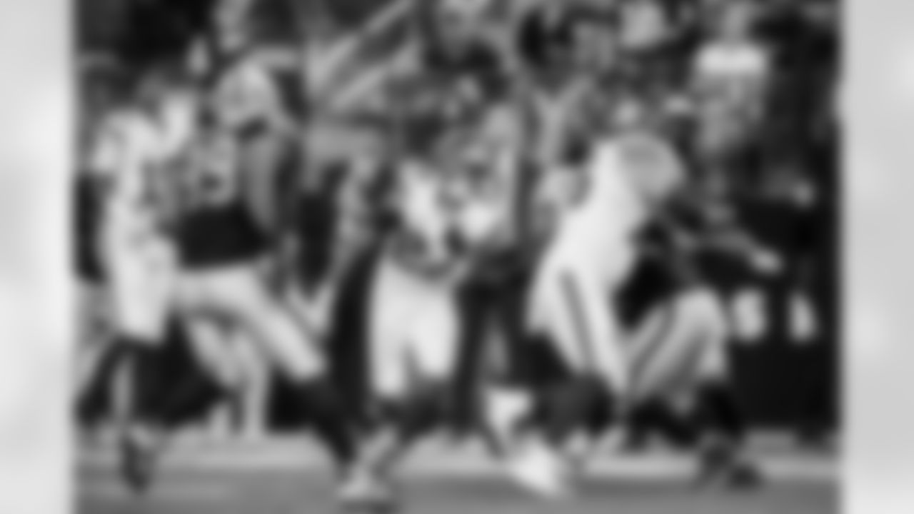 RB Tyrone Tracy Jr. (29)