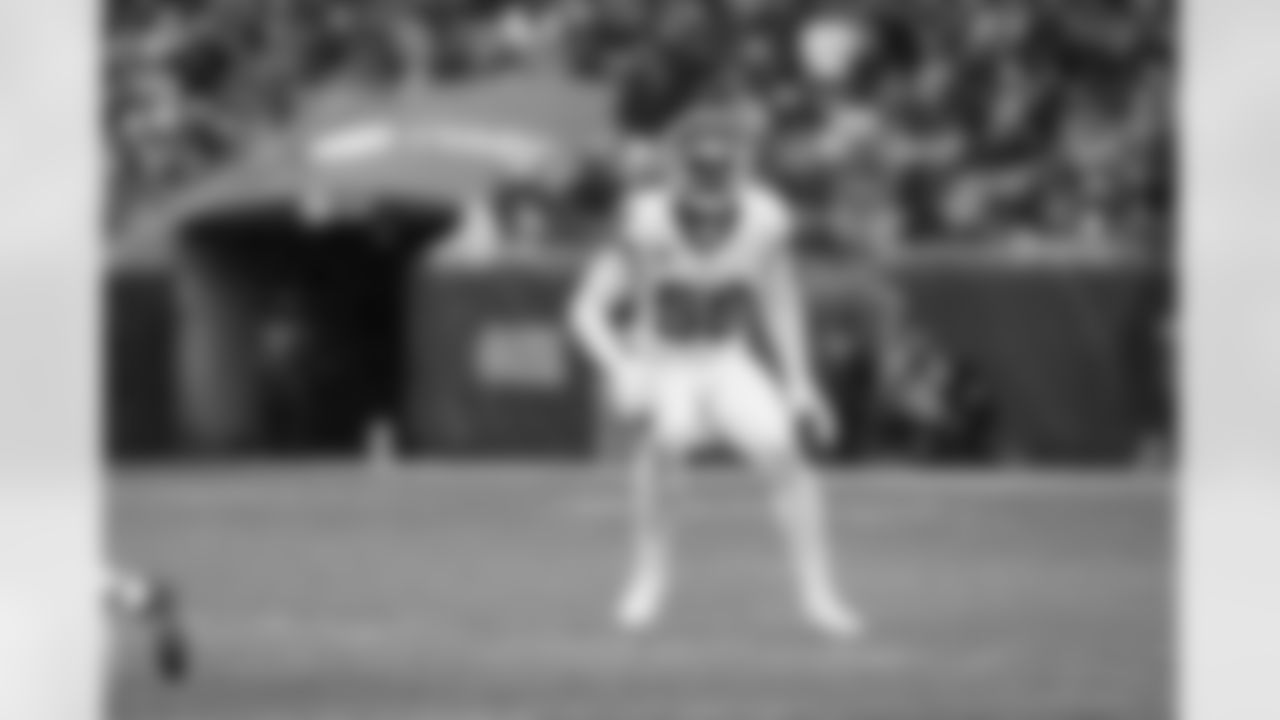 ILB Bobby Okereke (58)