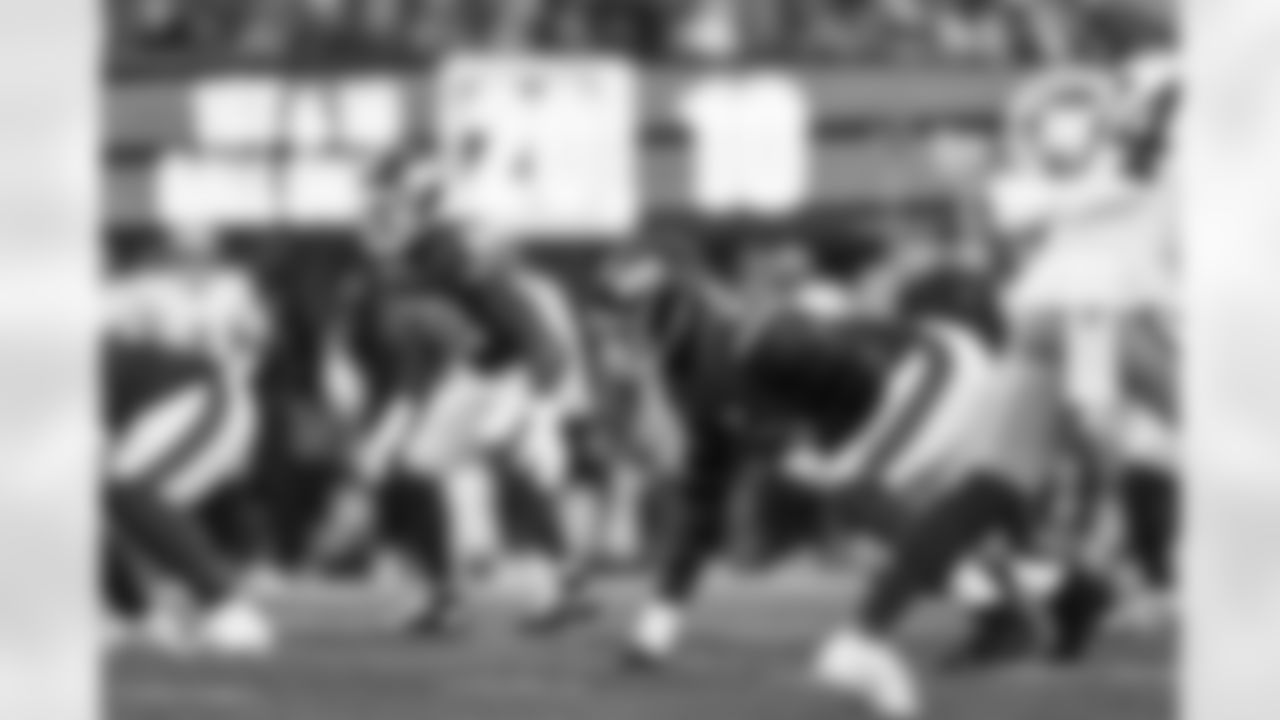 OLB Kayvon Thibodeaux (5)