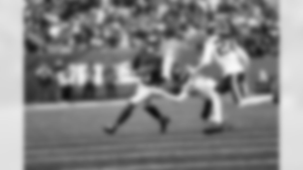 RB Tyrone Tracy Jr. (29)