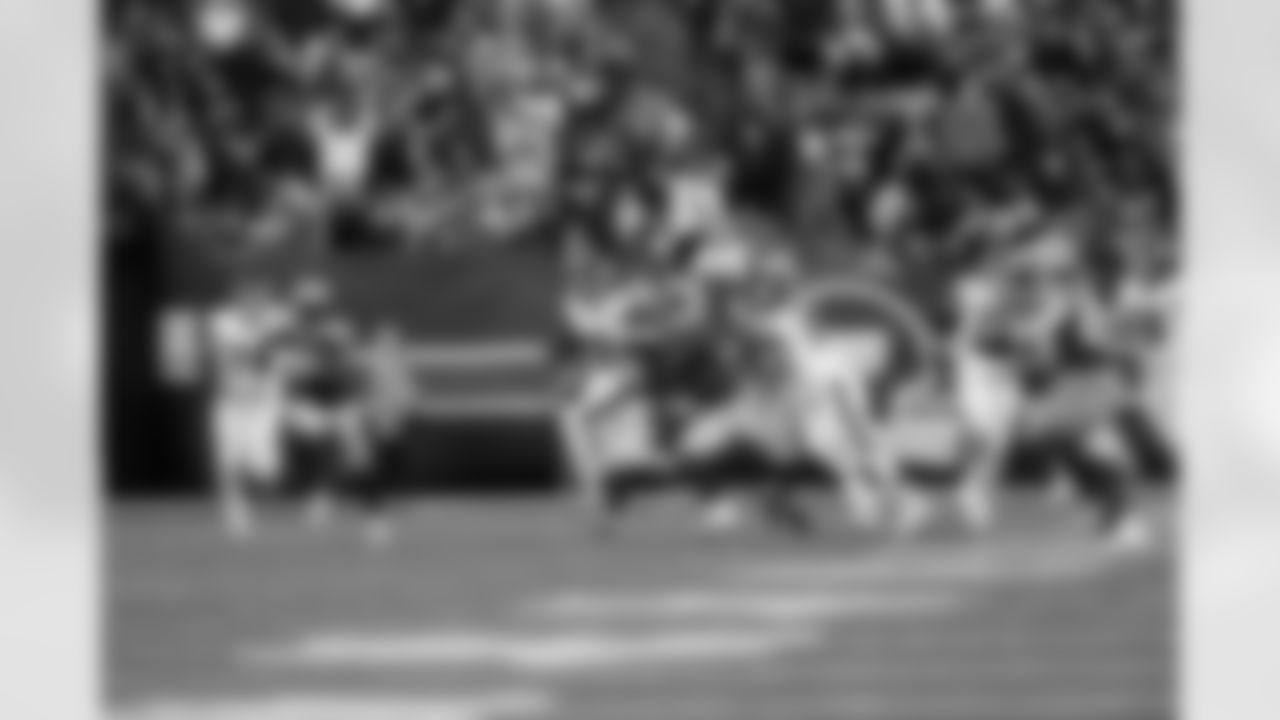 RB Tyrone Tracy Jr. (29)