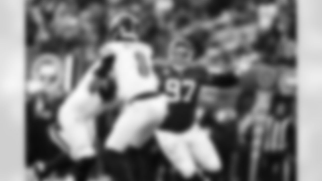 DL Dexter Lawrence II (97)