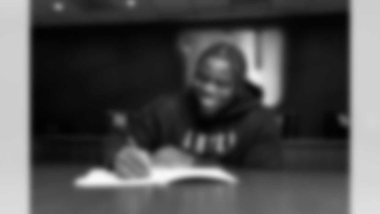 OLB Victor Dimukeje