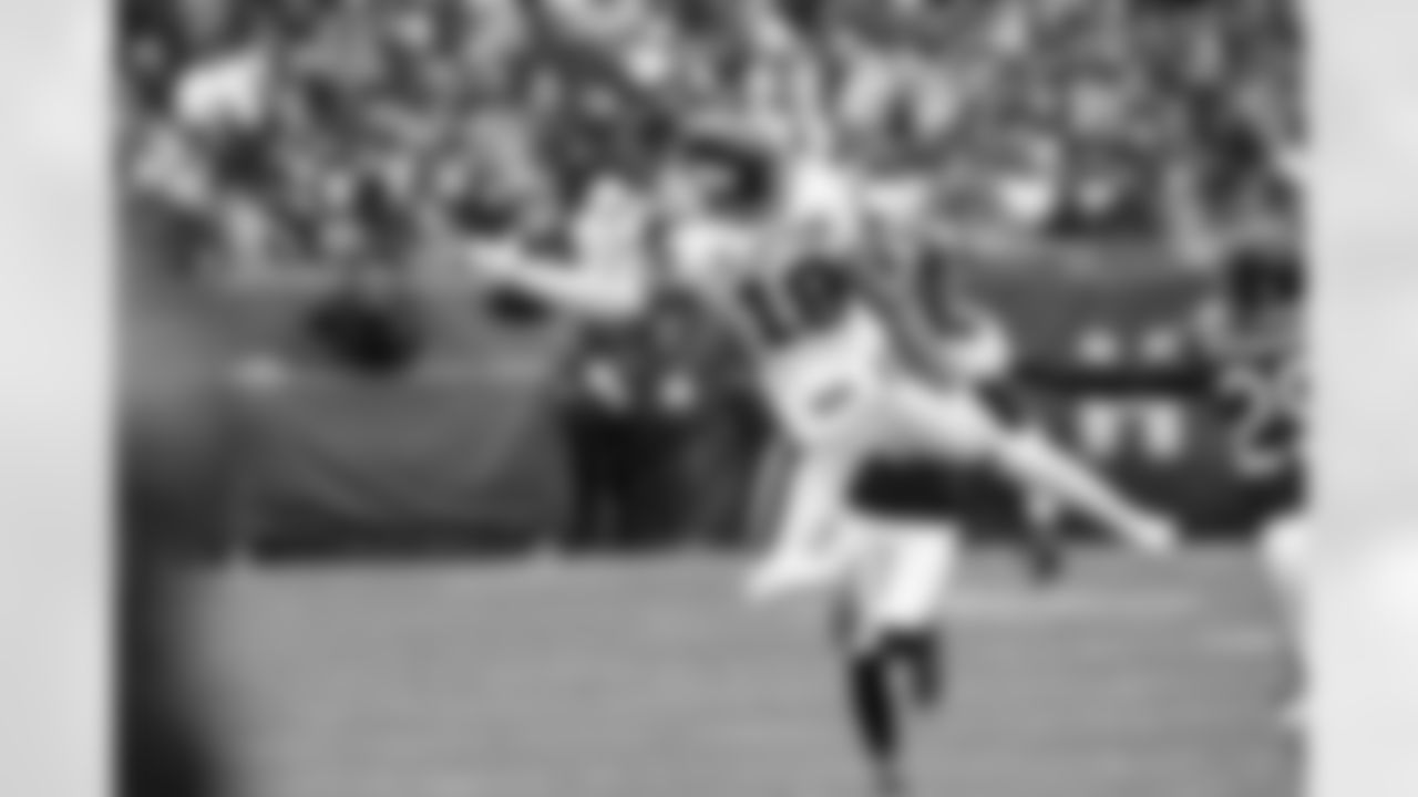 WR Darius Slayton (18)