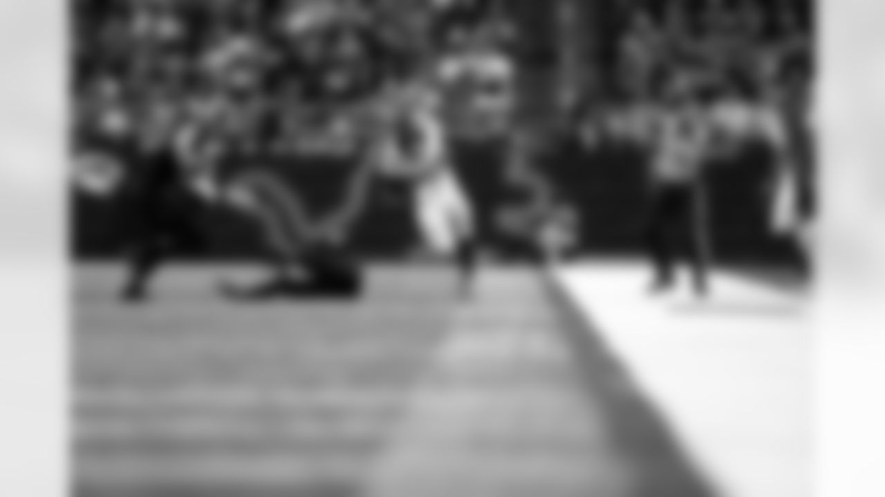 RB Tyrone Tracy Jr. (29)