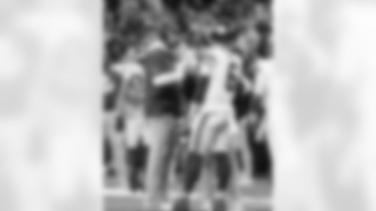 New York Giants quarterback Jaxson Dart (6), Mike Kafka