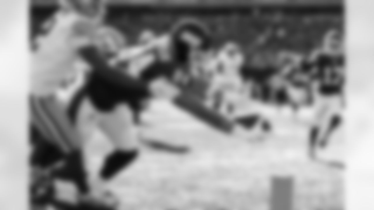 TE Theo Johnson (84)