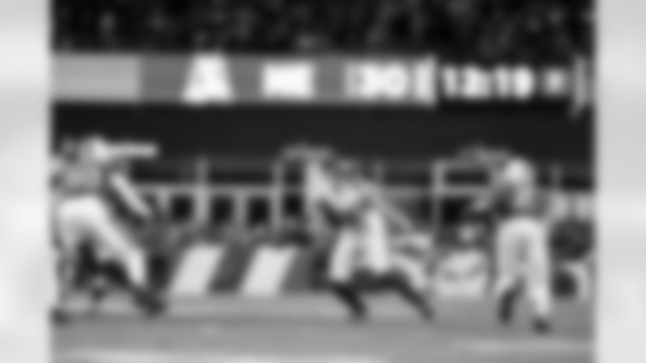 TE Daniel Bellinger (82)