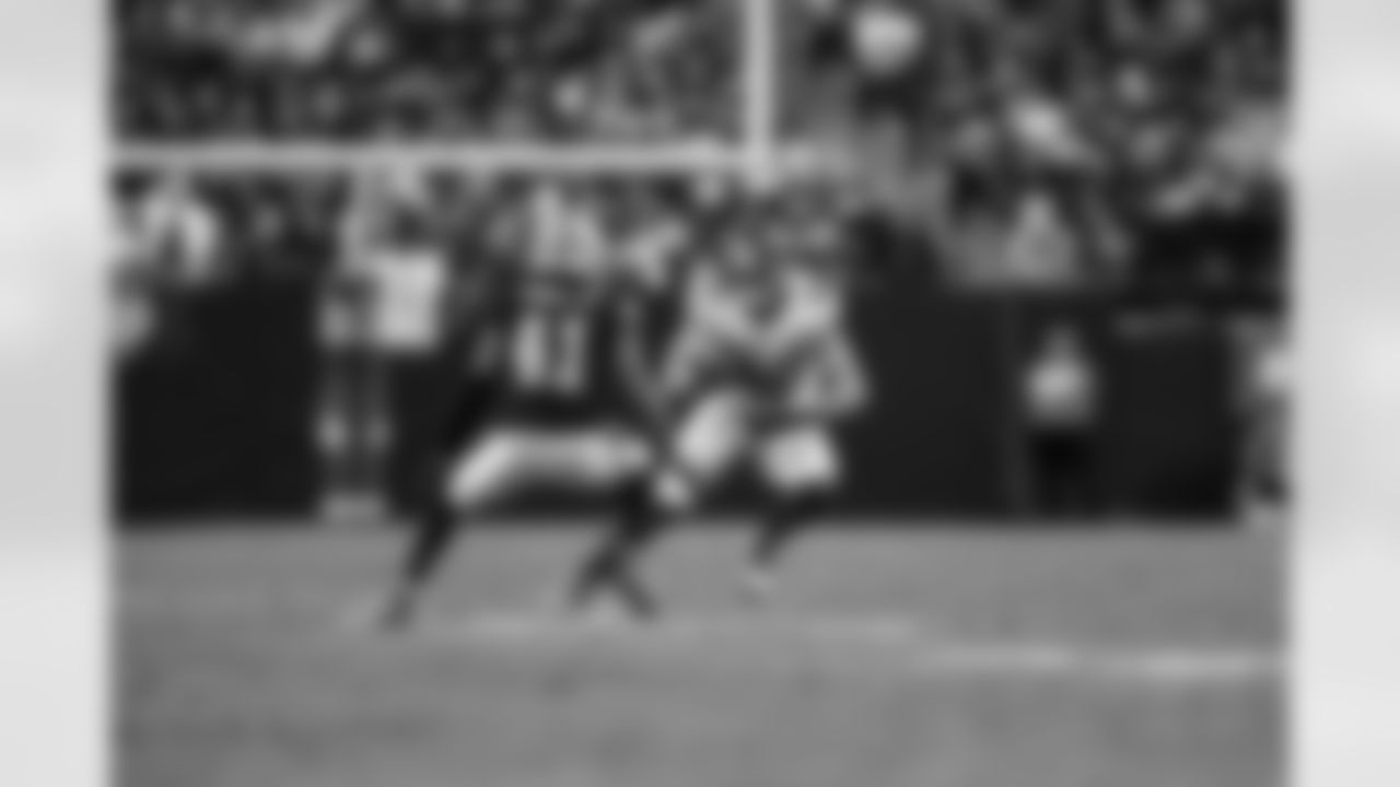 TE Daniel Bellinger (82)