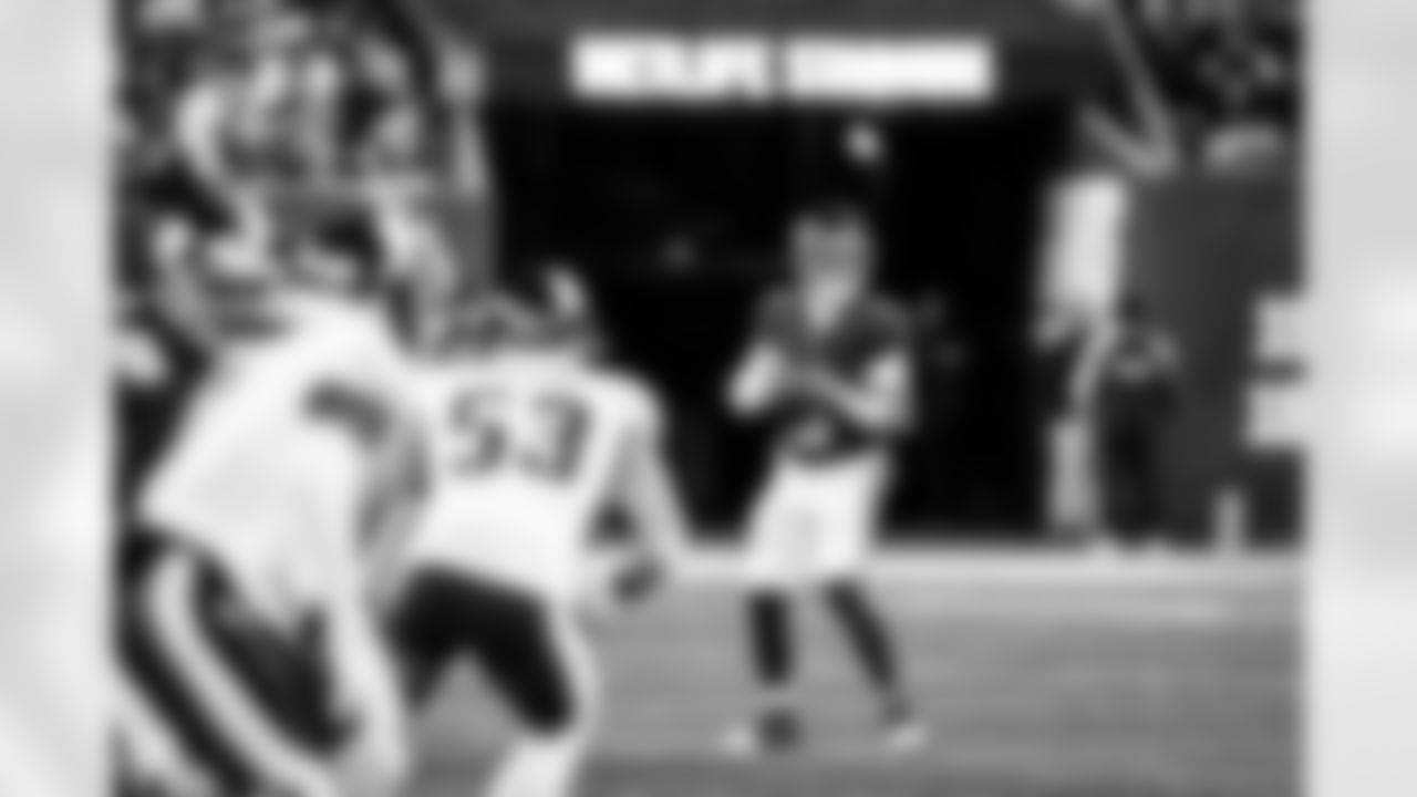 QB Jaxson Dart (6)