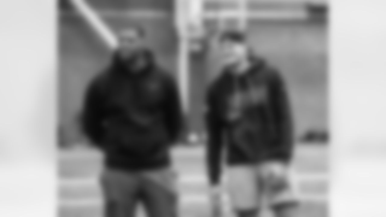 New York Giants tight end Thomas Fidone II (86),New York Giants defensive tackle Roy Robertson-Harris (95)