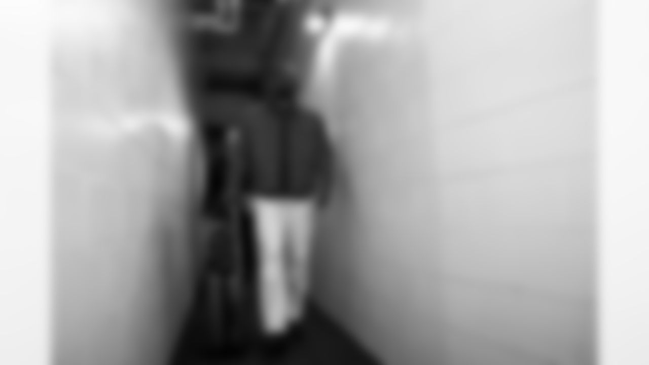 TE Chris Manhertz (85)